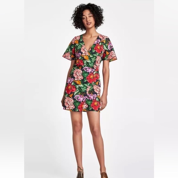 Zara Blogger Favorite Floral Wrap Mini Dress (D2) - Picture 4 of 13